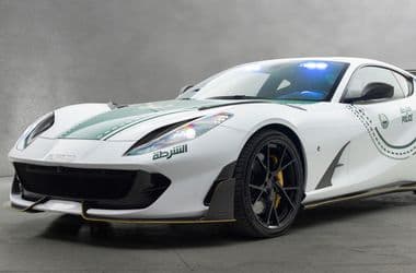 Tuningolt Ferrarival bővült a dubaji rendőrség flottája