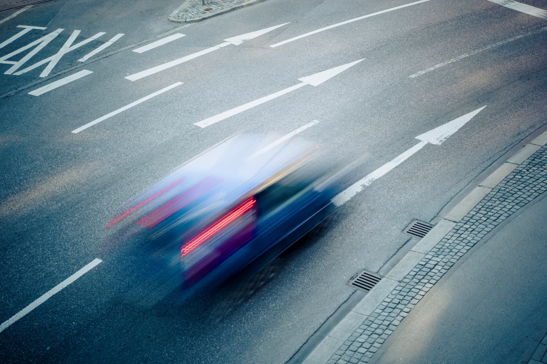 Itt a lista: ennyi időt spórol egy autós a gyorshajtással